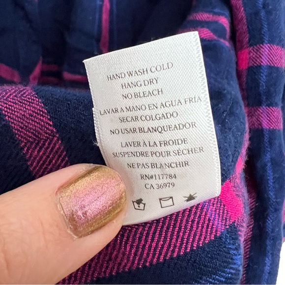 Rails Hunter button down in navy & lipstick size small - Picture 5 of 8